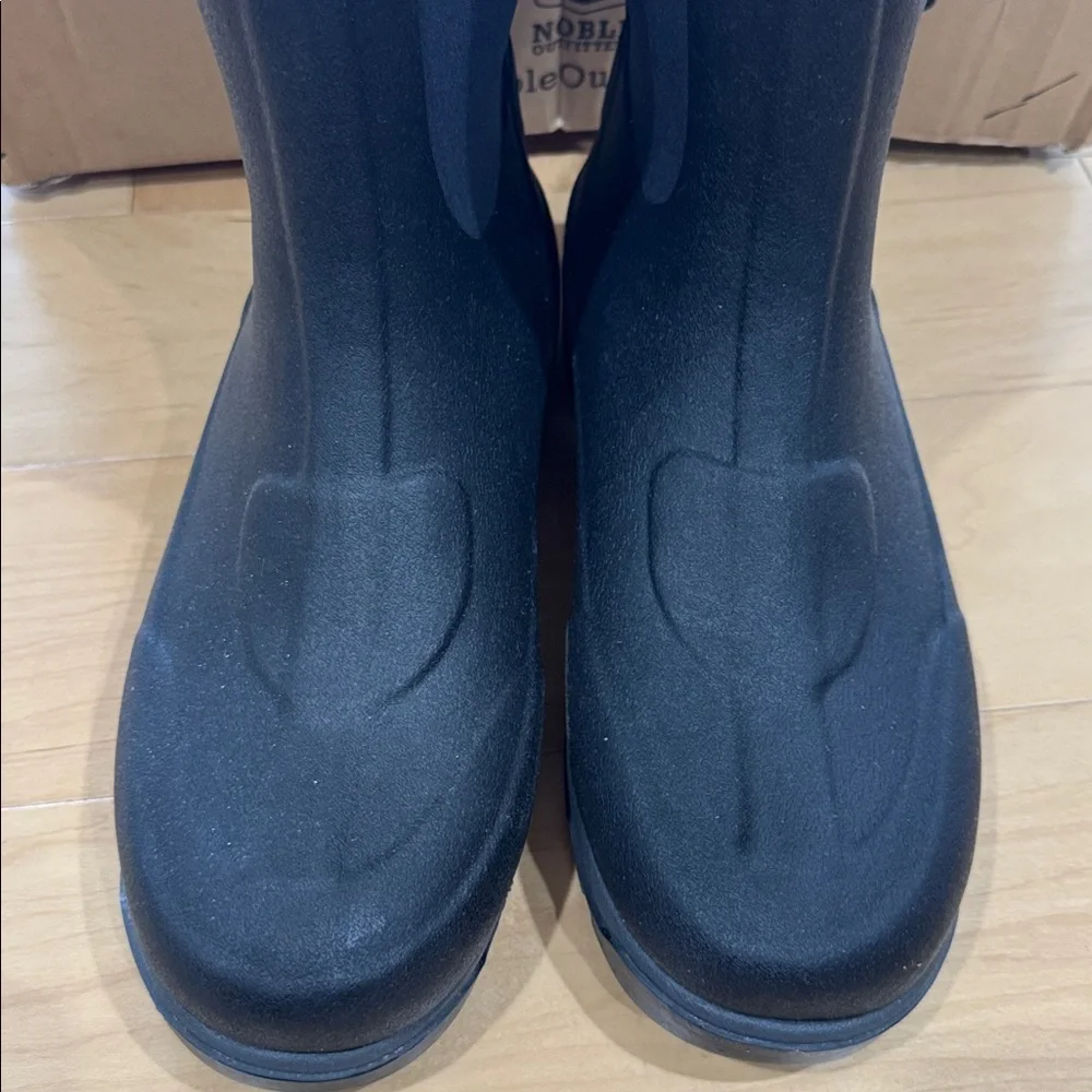 Noble Outfitters MUDS stay cool mid waterproof boots - size 10